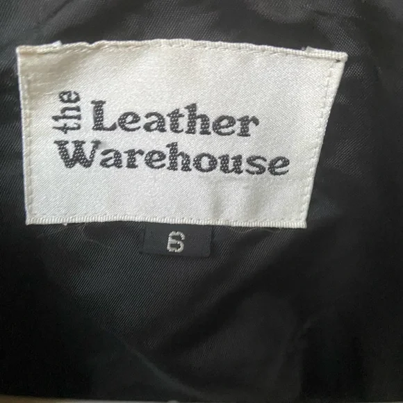 Women's Black Fringe Leather Jacket - Picture 6 of 6